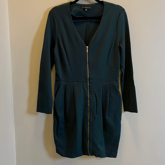 Dynamite Dresses & Skirts - DYNAMITE ZIP UP DRESS WITH POCKETS